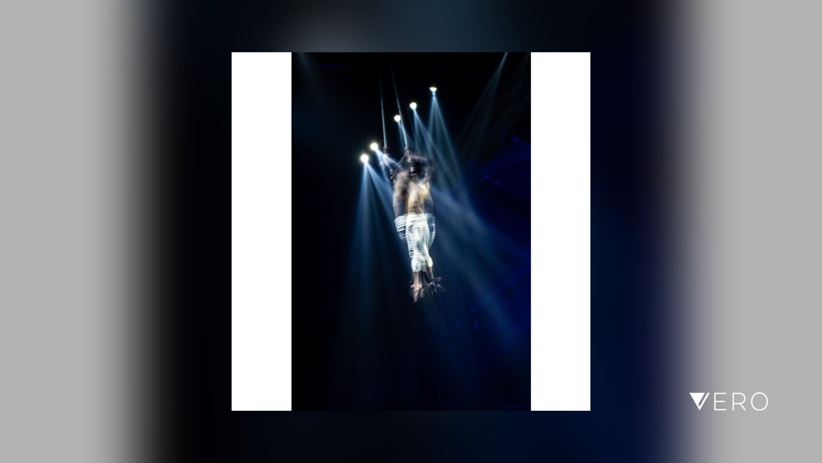 #Motion #People #BlurredMotion #Speed #LongExposure #Indoors #Footwear pabloabreu.com
#StreetPhotography #street__photography
#streetphoto #street__photographer
#People #streetphographerscommunity 
#urban #street__photo… vero.co/pablo_abreu_st…