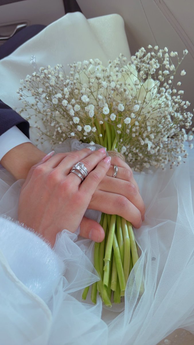 razansahm's tweet photo. Just married ❤️
 @HatemRj https://t.co/6tGHNcFQ0N
