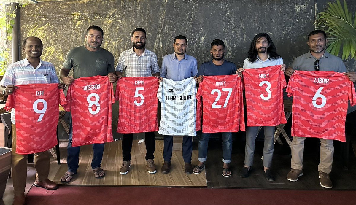 ad_abdulla's tweet photo. Team Soojee thafaathu vaane @cappi5 @ZubairMohamedL5 @ibrahimzahid1 #bandaaracup2023 https://t.co/IpN5HBvprf