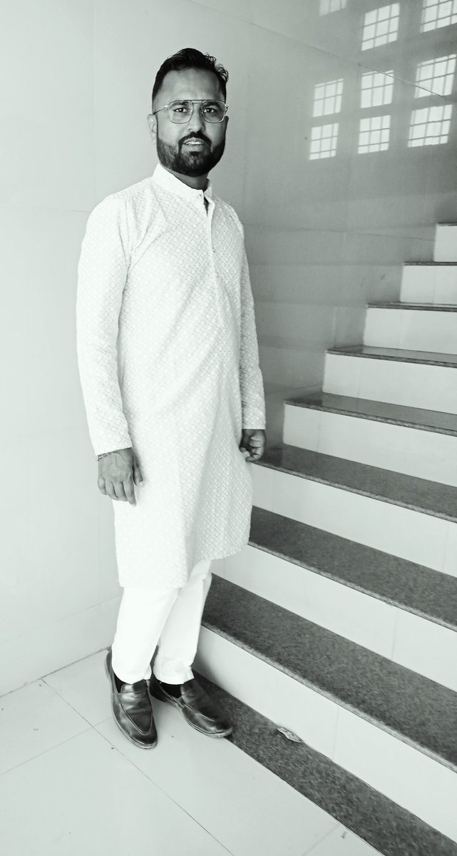 maheshdeesa's tweet photo. सच्चाई के रास्ते पर चलना फ़ायदे की बात होती है। 
  क्योंकि, इस राहपर भीड़ कम होती है। https://t.co/YKp7goH1Z2