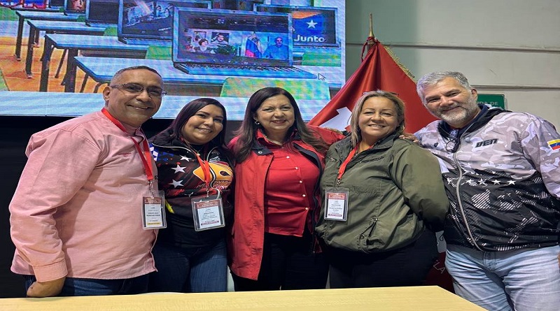 Encuentro de Vicepresidencia de Asuntos Regionales y Municipales del PSUV evalúa líneas de acción y estrategias en el país

#27FRebeliónAntimperialista

vtv.gob.ve/realizan-encue…