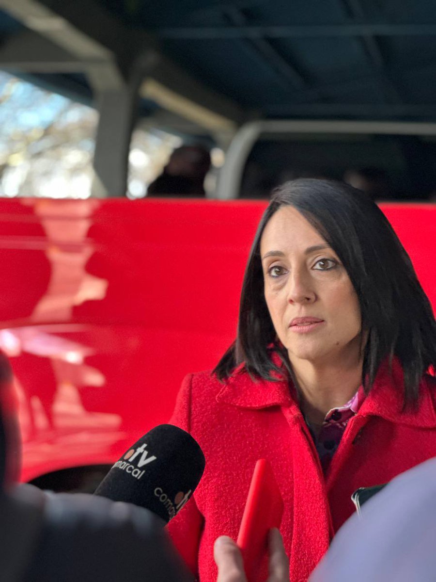 GVAMediAmbient's tweet photo. 🚌 La consellera @Rebeca_Torro ha presentat els nous vehicles i les
millores del servei d'autobús ‘Xàtiva Nord'

📌 Assisteixen la D.G, Roser Obrer junt a alcaldes i representants municipals de les comarques de La Ribera Alta, La Costera i La Canal de Navarrés https://t.co/KhtkErWrf9