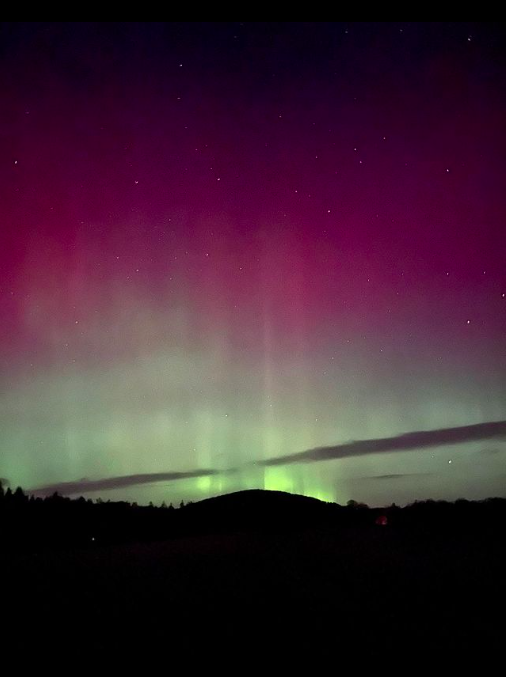 Did you see the incredible Northern Lights display that lit up our skies last night?😍 Show us your best shots!
📸: instagram.com/sg_capturing_s…  

#northernlights #visitABDN #beautifulABDN #winterABDN #seeninthedeen #colourfulskies #VisitScotland