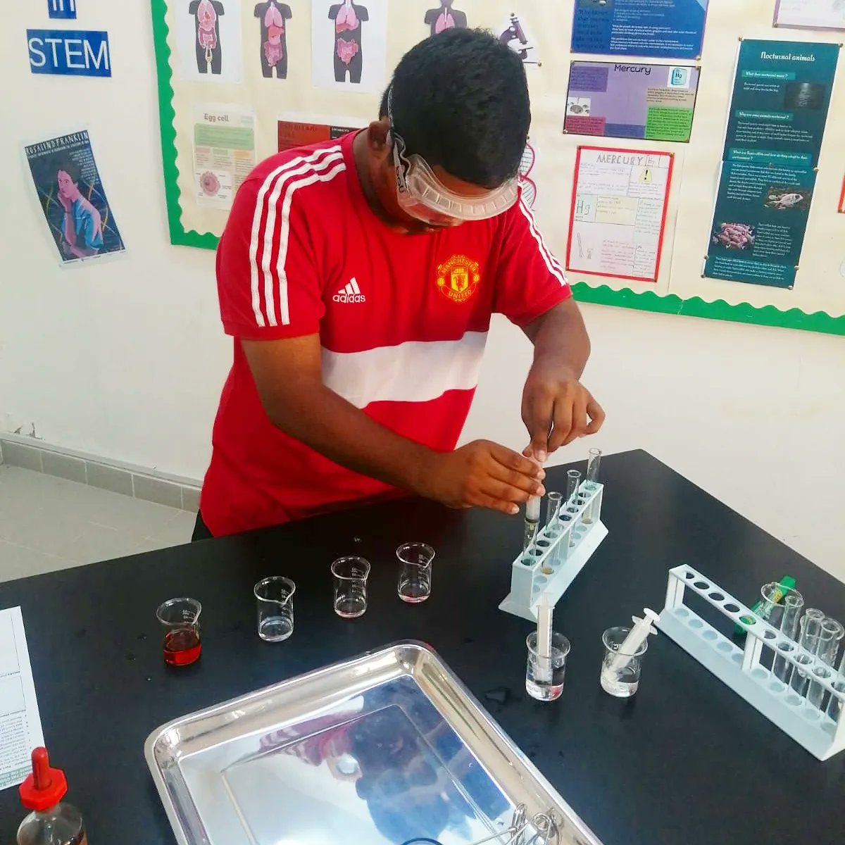 BSSalalah's tweet photo. Year 12s are completing one of their A Level practicals. They did serial dilutions and tried to find the concentration of an unknown starch solution using the iodine test.
#ALevelScience #SciencePracticals #BritishInternationalEducation
#PremiumEducation
#BestFortheWorld https://t.co/eh8N7iF1UD