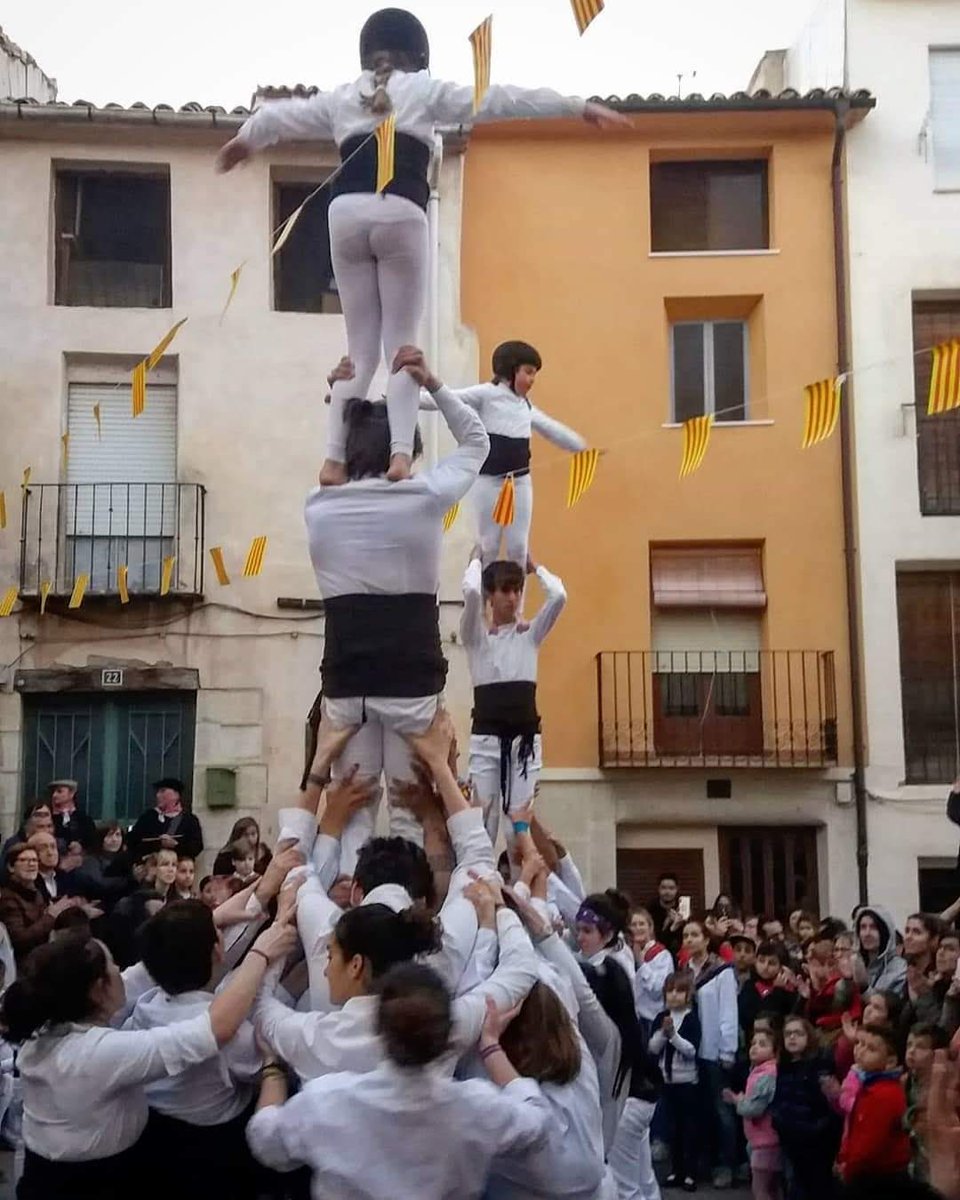 Ja tenim els guardonats amb el 29 Premis Joan Valls i Jordà per l'Ús i Promoció del Català 2023:

🌿 Vicent Luna i Sirera, mestre, escriptor i activista per la llengua, la cultura i el país.

🌿 Muixeranga Penyeta Blanca de Cocentaina.

amicsdejoanvalls.blogspot.com/2023/02/vicent…