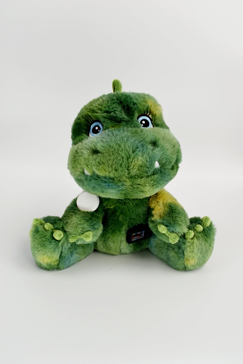 type1marnielee's tweet image. Who knew dinosaurs could wear diabetes tech 😏

At @typeonestyle1 we want to make the best out living with a chronic condition and we know our new family of device wearing soft toys are going to put smiles on so many faces 🥰
#t1dlookslikeme #diabetesuk #dexcomuk