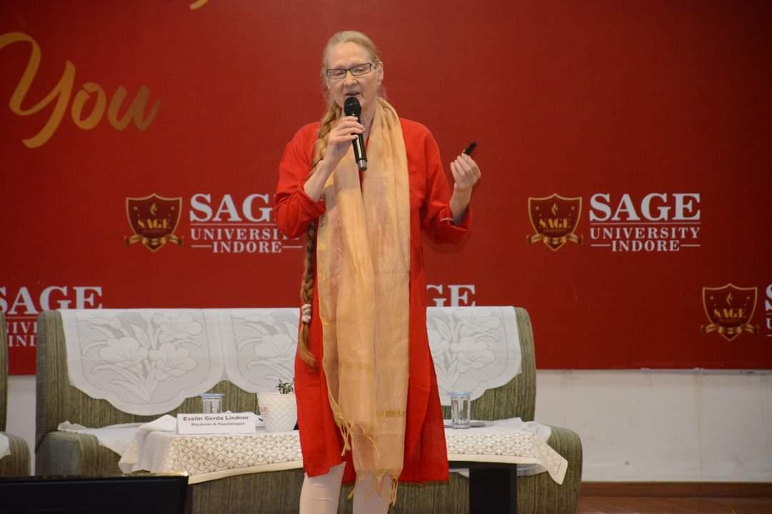SAGEagriculture's tweet photo. Mastering Interpersonal Skills for Academic Success: A Faculty Development Program by Sage university
.
We had a fantastic session on "Mastering Interpersonal Skills for Academic Success" by Professor (Dr.) Evelln Gerda Linder
#FacultyDevelopment #InterpersonalSkill https://t.co/D4f3BlwPau
