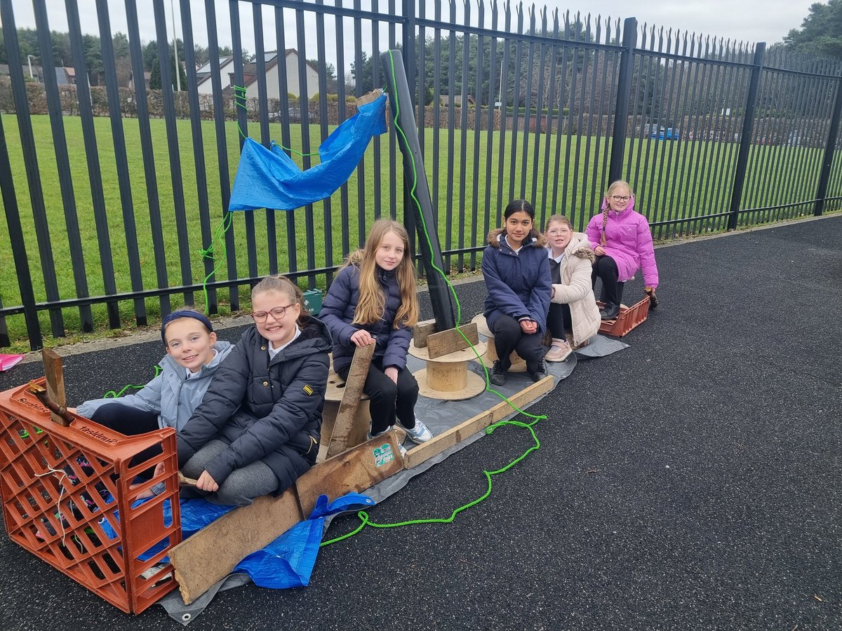 CarmondeanP3's tweet photo. Outdoor learning challenge! 
Build a boat...
- That has a mast, sail and a rudder 
- That fits 2 mini characters
- That you can row
- Out of 6 different loose parts 
- That fits your whole group ontop of it! 
Great creative team work P6! 🌟👏🏻
@carmondean_ps https://t.co/AlgybXs2A1