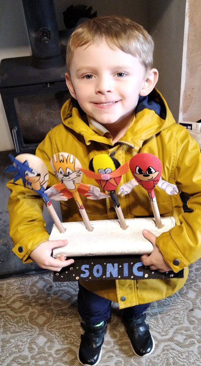 Debi83's tweet photo. @HolySpiritWA9 Harry was very excited this morning to bring in his wooden spoon world book day design and his donations for lent... One very happy little chappy 😁😍👍 #happyaslarry #WorldBookDay2023 https://t.co/8HLkSLSJr0