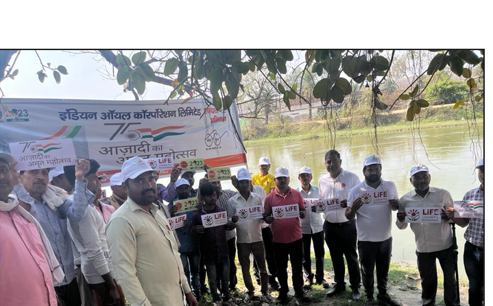 ioclupso2's tweet photo. #Swatchhta Abhiyaan Activities conducted under #AzadiKaAmritMahotsav Drive by Etawah LPG BP @ioclupso2 to spread awareness of cleanliness its health benefits for the villages of Dist Etawah #pheleIndianphirOil
@ChairmanIOCL
@DirMktg_iocl
@raj_dube
@EDLPGIOCL
@IndianOilcl https://t.co/YrqN7I89p8