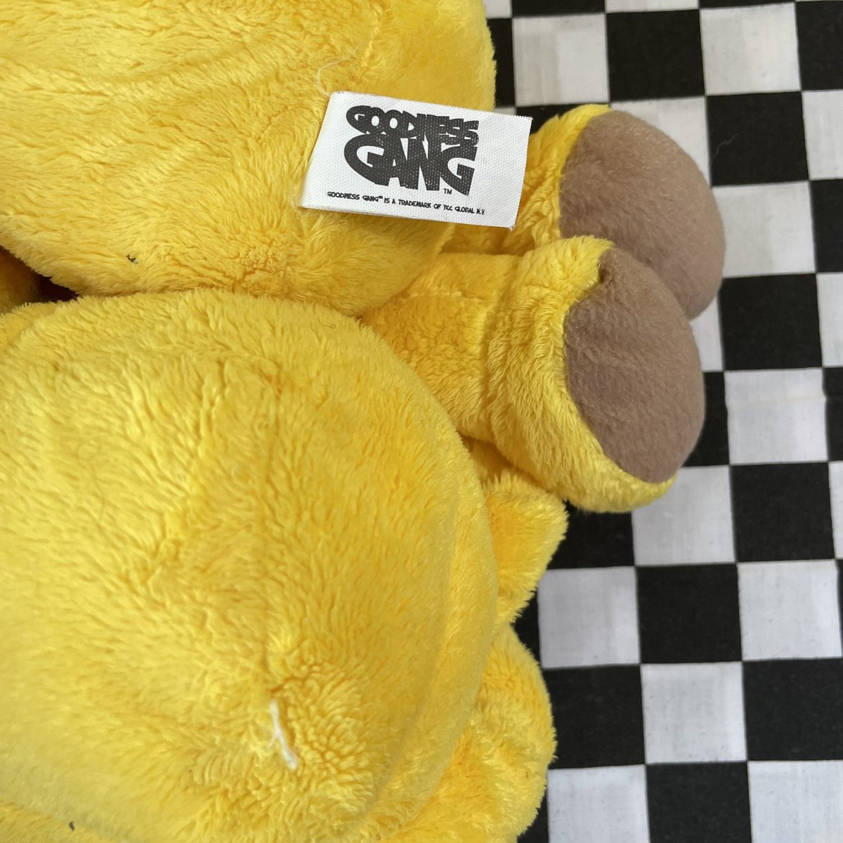 WinniedollS's tweet photo. Banana Goodness Gang 🍌
( 3 ตัว )100 baht
มีตำหนิ (ขนไม่ค่อยเรียบ+ตาสะกิดไม่มาก) 1 ตัว 70 baht
#ตุ๊กตามือสอง #ตุ๊กตา #ตุ๊กตาผัก #ตุ๊กตาผลไม้ #goodnessgang #ตุ๊กตามือสองสภาพดี #ตุ๊กตางานอเมริกา https://t.co/CZniqzkUpJ