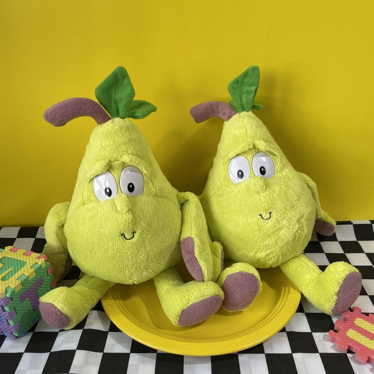 WinniedollS's tweet photo. Pear Goodness Gang 🍐
( 2 ตัว ) 90 baht
#ตุ๊กตามือสอง #ตุ๊กตา #ตุ๊กตาผัก #ตุ๊กตาผลไม้ #goodnessgang #ตุ๊กตามือสองสภาพดี #ตุ๊กตางานอเมริกา https://t.co/wUTAjoAEUy