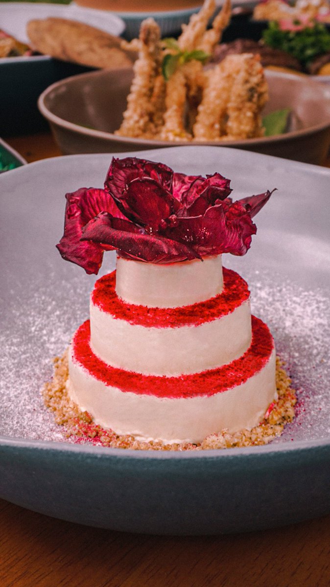 CucaBali's tweet photo. Mirror, mirror, on the wall... Snow White may be the best of all!
#CucaBali #InventiveComfortFood #bestinAsia https://t.co/iOMy2gnvYE