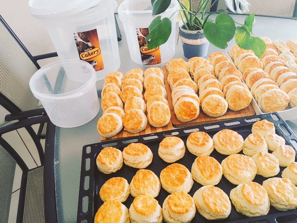 EullyCakery's tweet photo. Have you guys tried baking those scones after the recipe I dish out, or you want to order from me?.

I am at your service, order.https://t.co/XN81x0zq24

Or maybe you want to bake live with me via zoom app?....

I am still at Germiston, Lambton in Hazelpark.

Morning🌻♥️💃👩‍🍳👩‍🍳 https://t.co/MRobuHEUh5