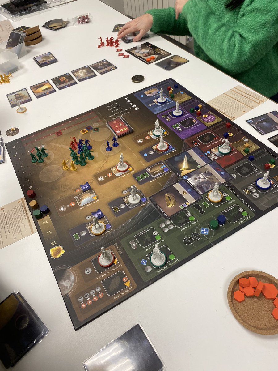 otrapartida10's tweet photo. Partida reñidísima a #duneimperium 🙌🏻 Y el último puntito fue para… 💚 o 💙 ? https://t.co/365oKPJ5aY