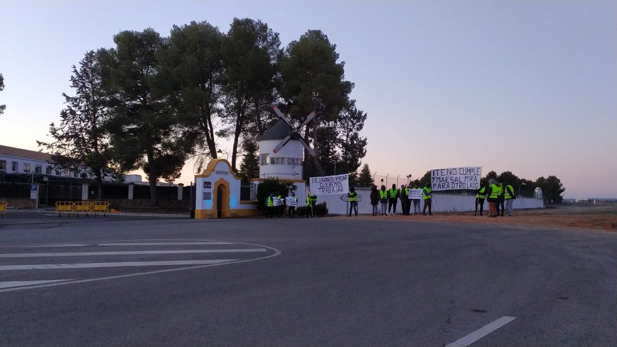 4 Día para una veintena de trabajadores desamparados por la empresa ITE y por MAESAL 
#ley #trabajo @ElDigitalAB
@esRadioAlbacete @VOX_Albacete @telecincoes @javiernegre10 @Vision6_TV @EFE_CLM @RafaLomana @A3Noticias @albacete @COPE @OndaCero_es