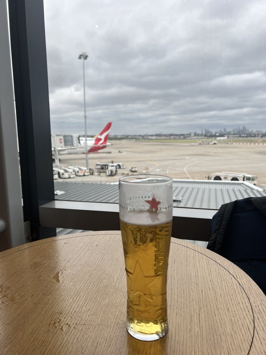 M. Starc, new ball, circa 31 hours. 

SYD-DEL 19:10, anyone around?

#INDvsAUS