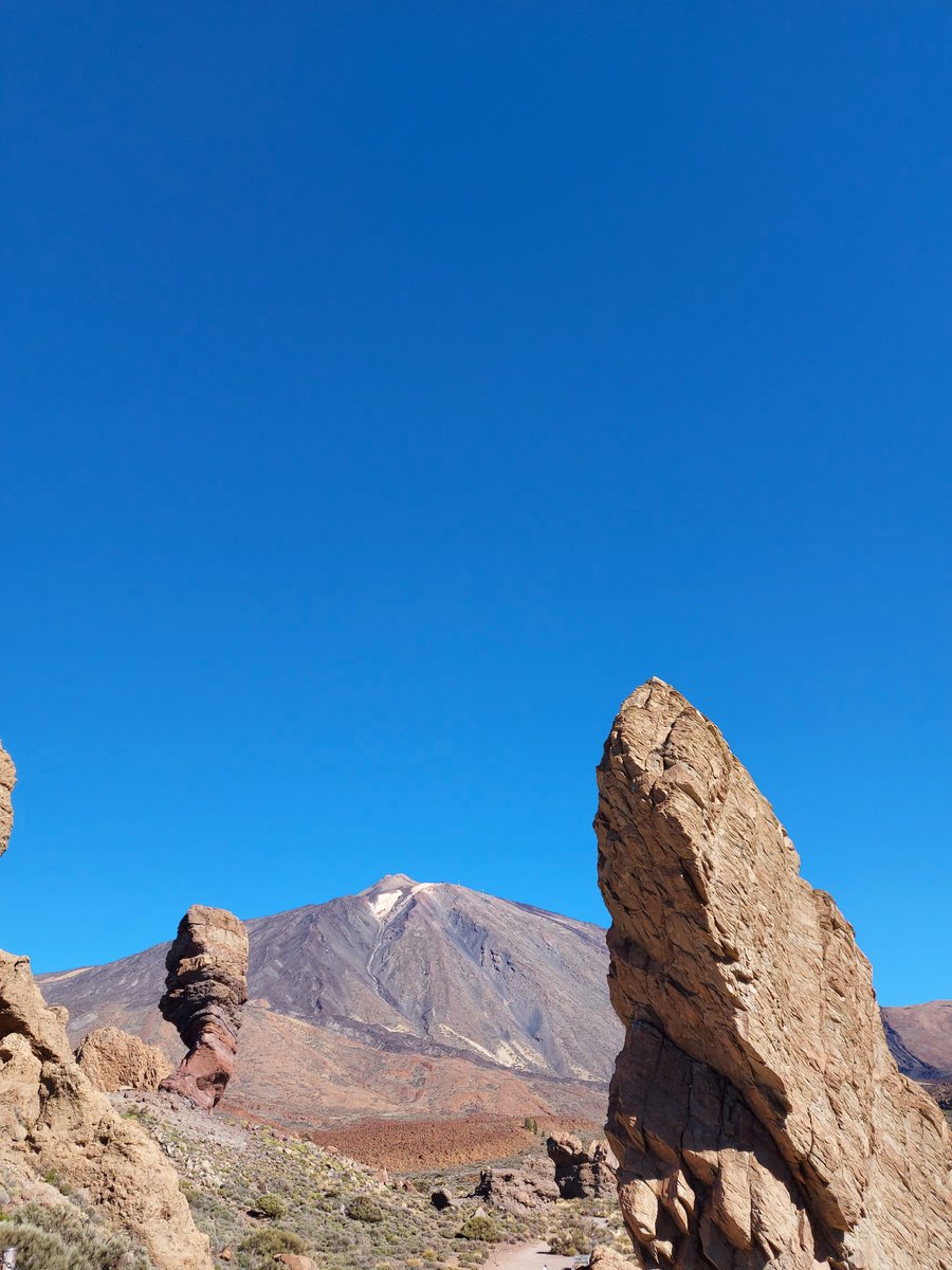 hanhaninthehat's tweet photo. Tenerife has been wonderful. From Mount Teide, the Loro Parque and Light Show to visiting Icod, Garachico and the beach - what a week this has been! Recommend a trip! ❤ https://t.co/XiWTrlNBOa