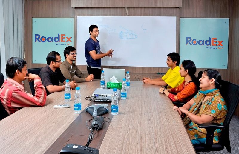 RoadexLogistics's tweet photo. Become A Delivery Franchise in your city only 1 Lakh Investment
RoadEx is India's largest Courier Delivery, Cargo Delivery , Packet Delivery  Parcel Delivery, Food Delivery, Online Delivery, ecommerce Parcel Delivery @50 Per Delivery #delivery #deliveryservice #delivery https://t.co/WhQ75SzLFd