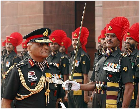 TheRathore3's tweet image. Do u know how 2Rajput got its name 'KAALI CHINDI'?
It was 1944 and Gorkha soldiers had been unable to crack the defenses of the Japanese perched on a seemingly invincible hill in Burma. Eventually, the task was handed to 2 Rajputs.