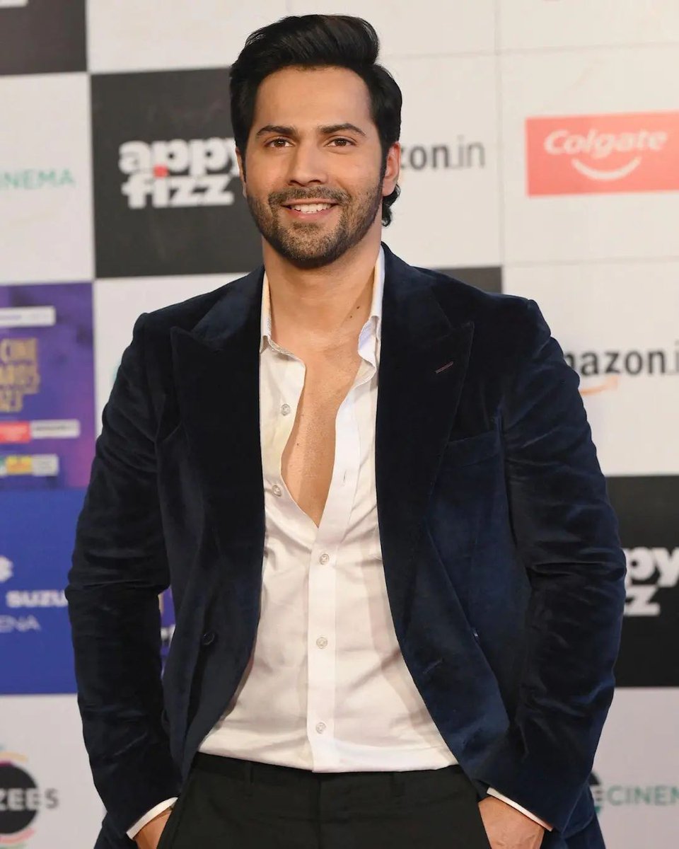 varundvnshades's tweet photo. easily has to be added in one my most fav look of him 🤍 he's so handsome. https://t.co/rxe0fR6R60