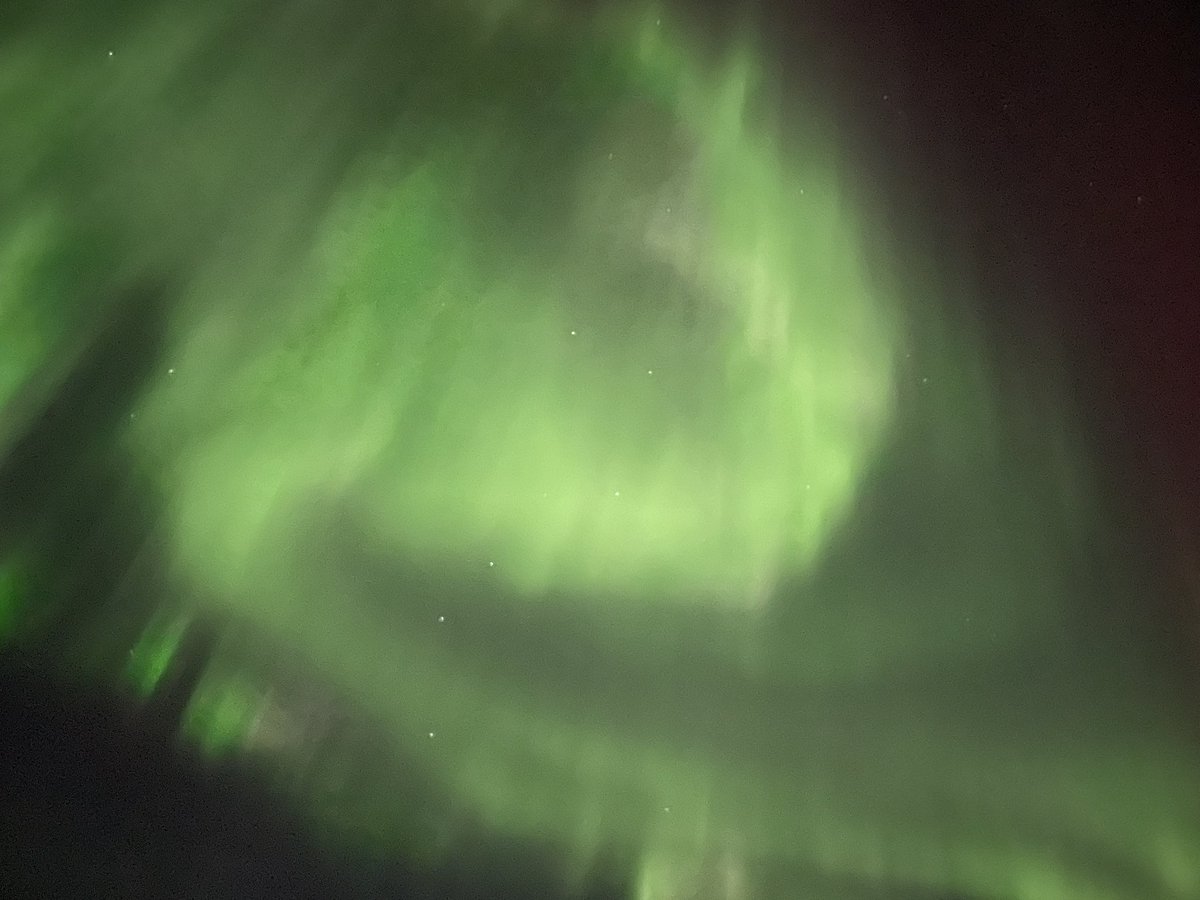 CourtTerleckiTV's tweet photo. I now understand why people chase the #Auroraborealis  first time seeing them and I can't get enough #Chugiak #Alaska https://t.co/Zb1C5Kqu5J