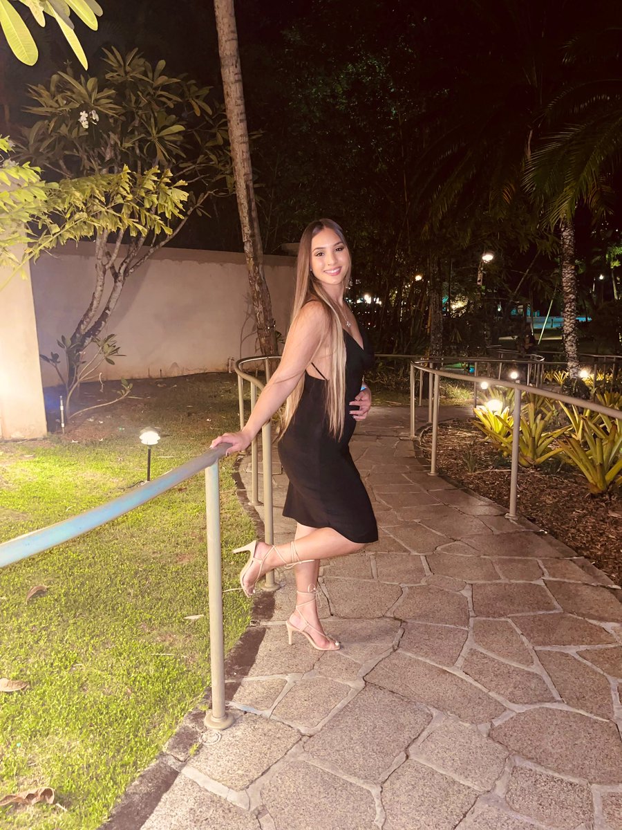 seyerjaymi's tweet photo. Mom but make it hot ✨ 

I’m late to posting here as always.. 🙃 https://t.co/k92BdchCYl