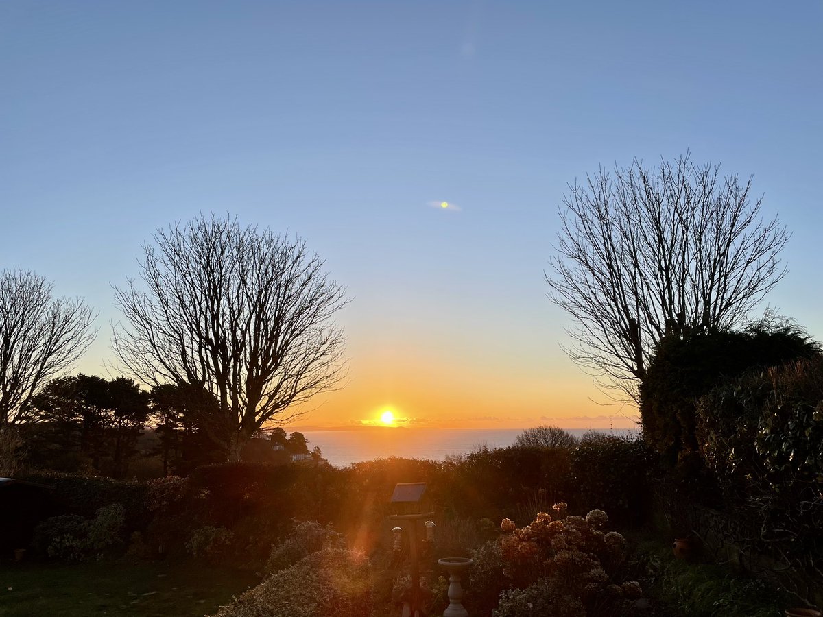 zancoo05's tweet photo. Good morning sunshine #Cornwall #sunrise https://t.co/1itJ3IYU2C