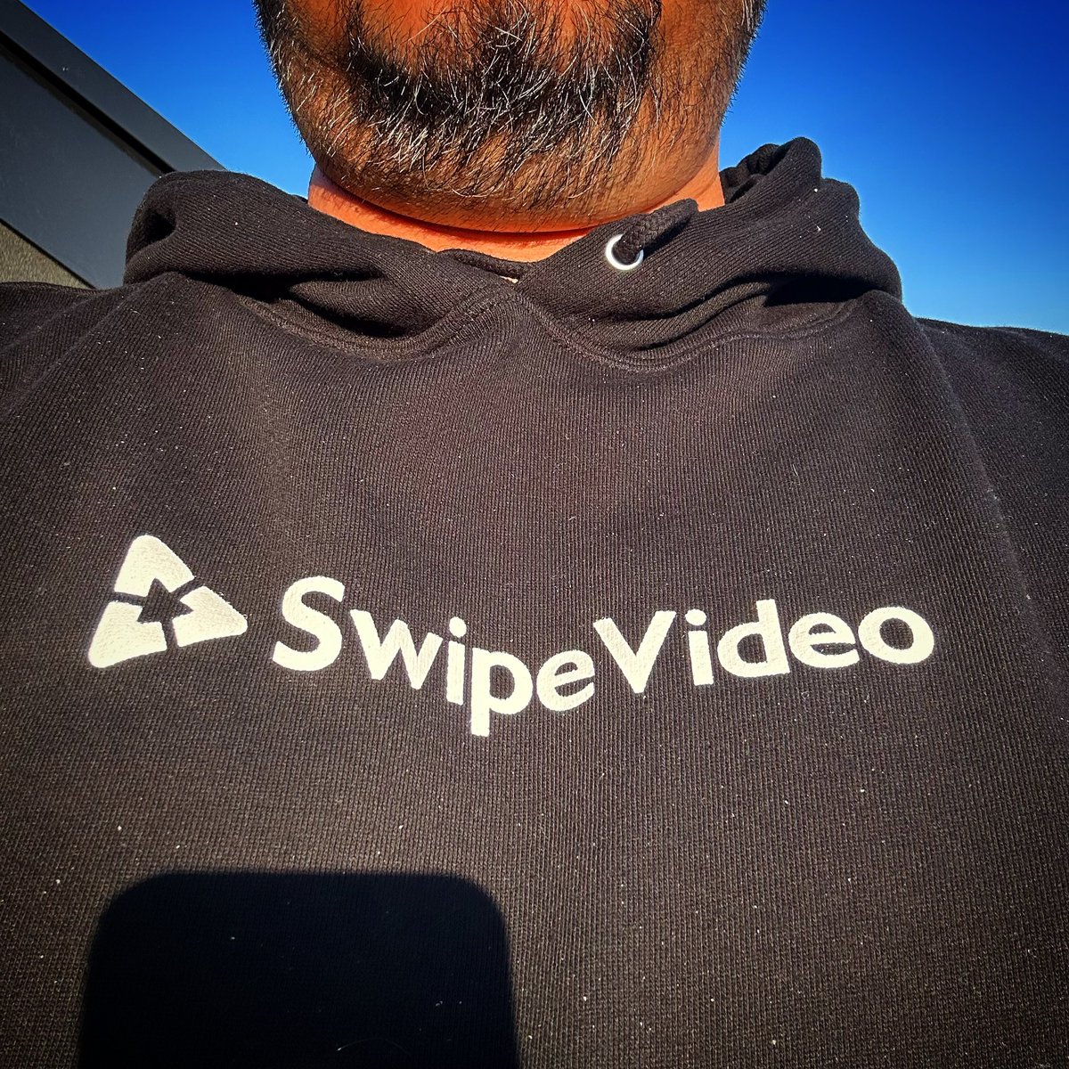 junjikawakami7's tweet photo. 僕も関わらせてもらっていますAMATELUSからSwipeVideoパーカーをいただきました。かわいい😊
https://t.co/TyVDinyT8N
#amatelus #swipevideo https://t.co/9kc4dYWMaY
