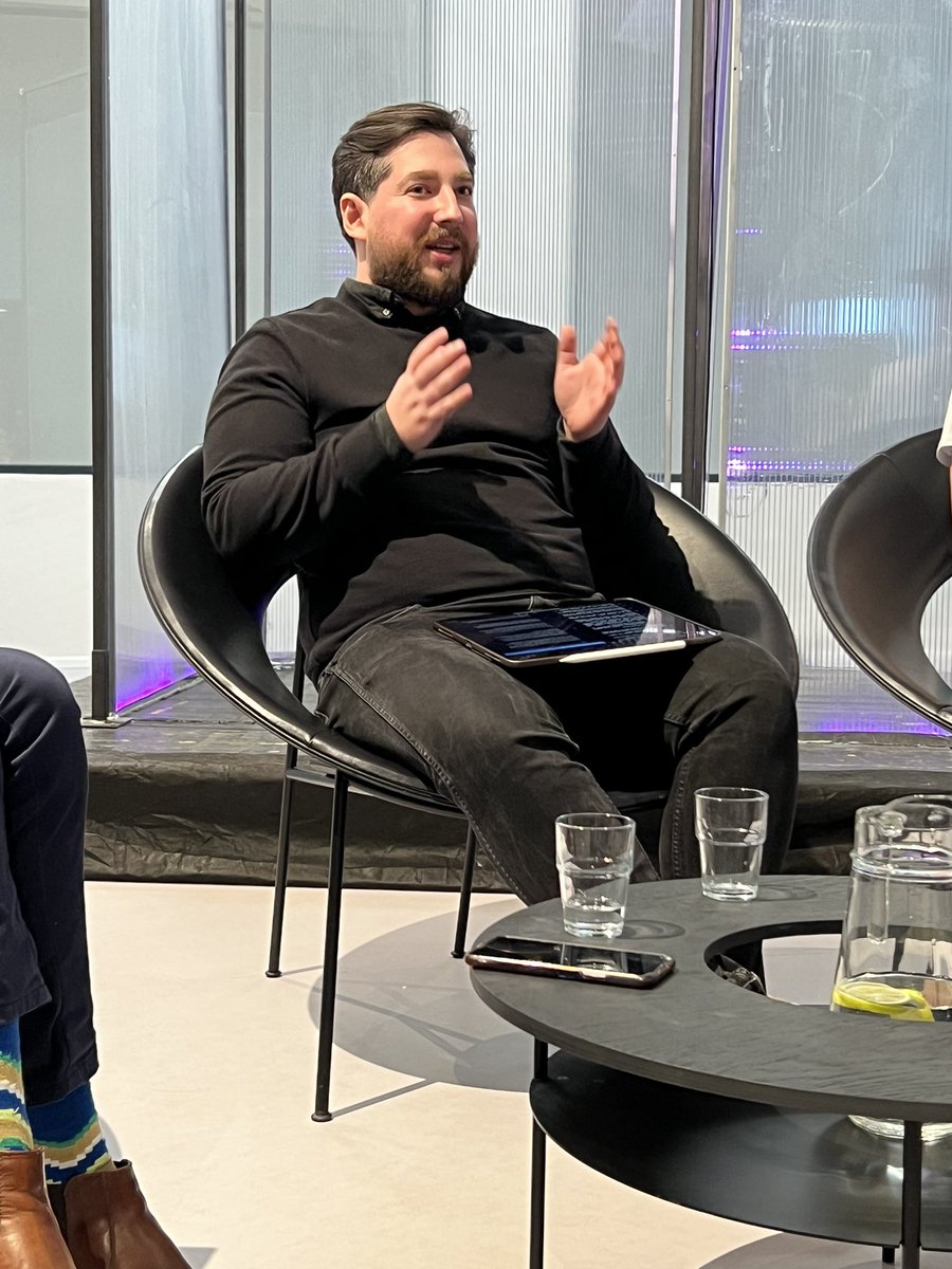 artiffine's tweet photo. Round 2 of NFT Insights #Brno was a blast 🎉

Huge thanks to our amazing panelists for such an engaging discussion @sarapolak_cz, @BorutovaGabi, @vrychnovsky, @molkivision, @adoptedgorillas 🙏

And to everyone who braved the cold to come hang, we salute you, till the next one 🫡 https://t.co/OR6WWTJ99w