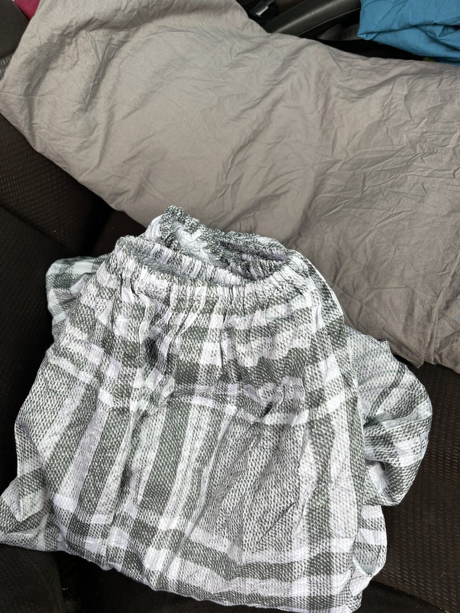 ChiradzaStanley's tweet image. We’ve very good quality preloved sheets . All sizes available from $10 set to $18 

 Call or WhatsApp +263783936832
#Zim #harare #qualitysheets