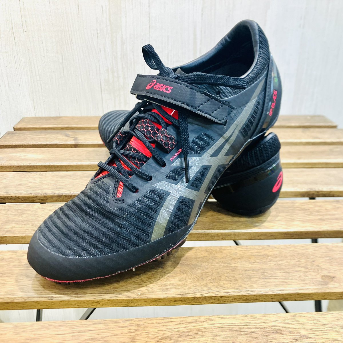 steptachikawa's tweet photo. #asics
👟｢SP BLADE 9｣👟

大人気モデルの短距離専用スパイク‼️

初めての専用スパイクやハードル種目、400m選手など負担をかけたくない方にオススメ☺️✨

蛍光色で派手に行くのも🙆🏻‍♂️
シンプルにカッコよく行くのも🙆🏻‍♂️

 #ステップ #ステップスポーツ #ステップ立川 #スパイク #新作 https://t.co/LTH84WEyRW
