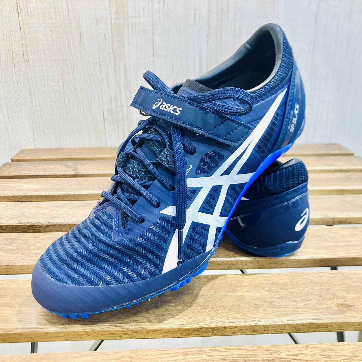 steptachikawa's tweet photo. #asics
👟｢SP BLADE 9｣👟

大人気モデルの短距離専用スパイク‼️

初めての専用スパイクやハードル種目、400m選手など負担をかけたくない方にオススメ☺️✨

蛍光色で派手に行くのも🙆🏻‍♂️
シンプルにカッコよく行くのも🙆🏻‍♂️

 #ステップ #ステップスポーツ #ステップ立川 #スパイク #新作 https://t.co/LTH84WEyRW