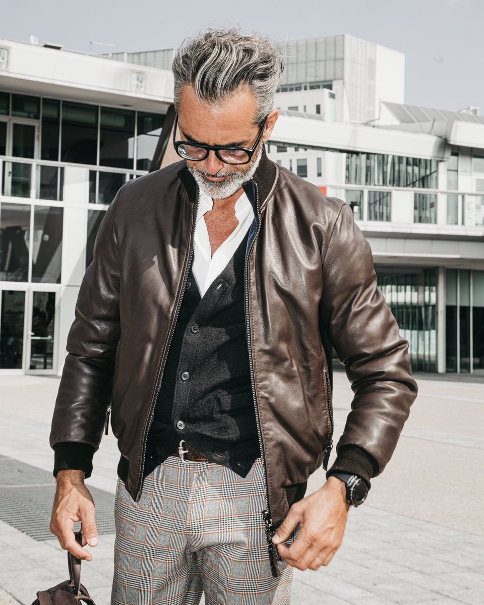 SwissFashionAG's tweet image. For the man who wants the best of both worlds: our leather jackets are both stylish and practical.
THE JACK LEATHERS

#thejackleathers #leatherjackets #leathercollection #agency #casualwear #menswear #switzerland