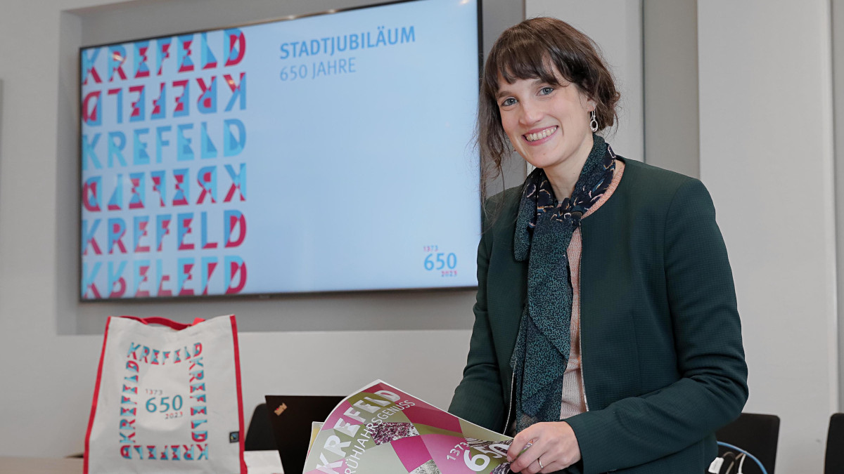 Mit dem Konzert "Music Made in Krefeld Meets Orchestra" hat das Stadtjubiläum so richtig Fahrt aufgenommen. Schaut mal, was es im Frühjahr noch so alles gibt: krefeld.de/de/inhalt/kref…

#Krefeld #Jubiläum #kr650 #krefeld650 #Stadtjubiläum