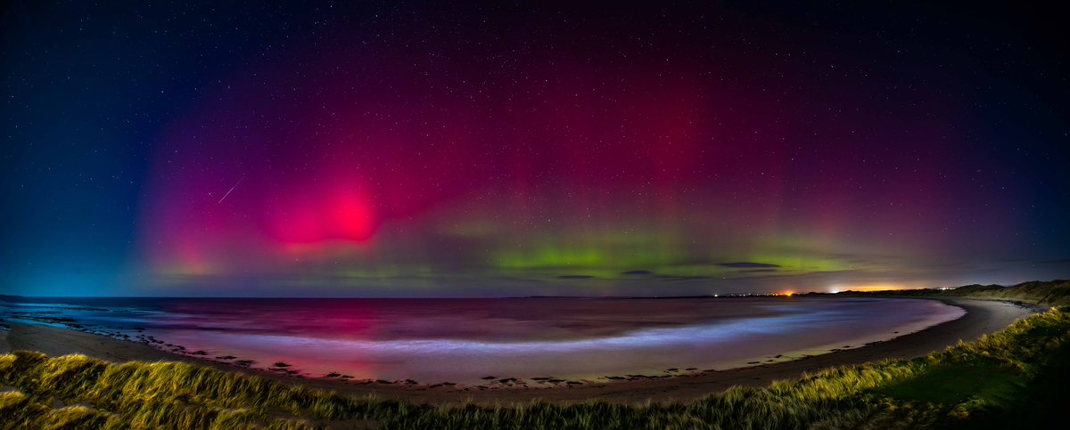KevinKennyPhot1's tweet image. What could be a once in a lifetime event as the skies above Doonbeg lit up with an amazing display of Aurora Borealis last night. ☘️ #NorthernLights #doonbeg @TrumpDoonbeg