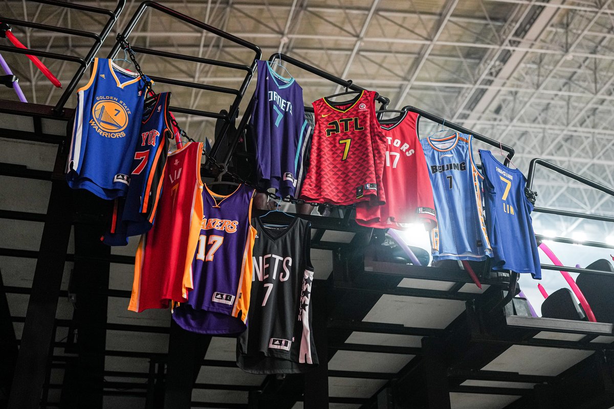 JLin7's tweet photo. Play for God https://t.co/aorDSouqrP