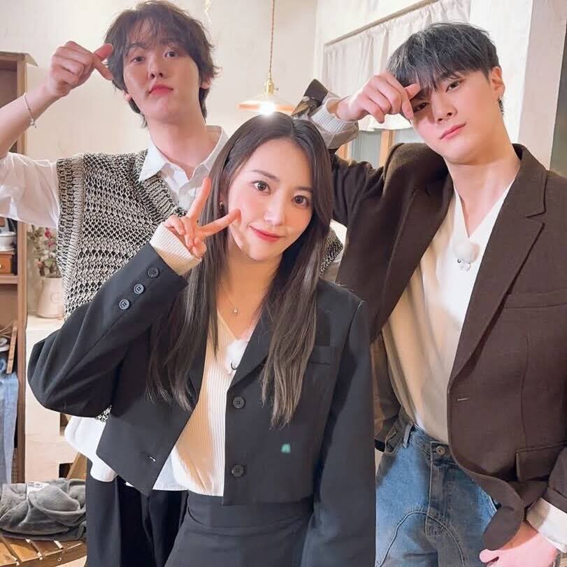 sakura with astro moonbin and sanha 💖