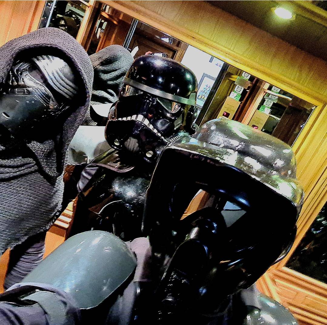 We love hanging about with our garrison friends at troops.

Here's  CDS1917, TX19920 &amp; TX18170 having some fun in an elevator in Kerry.

#EndorCampus #501stIreland #SpecOps #BalorsWolfhunters