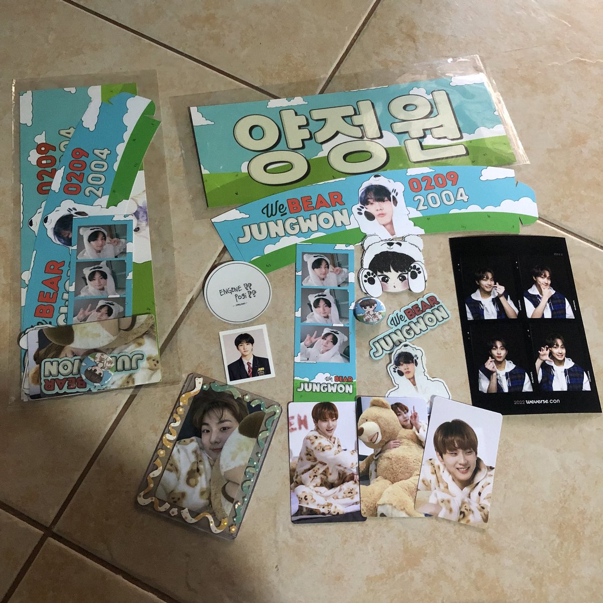 pjscintillating's tweet photo. thank you @DBKcsEvents for the we bear jungwon kit namin ni @secretlhs 🫶 https://t.co/XQAFNAjEeD