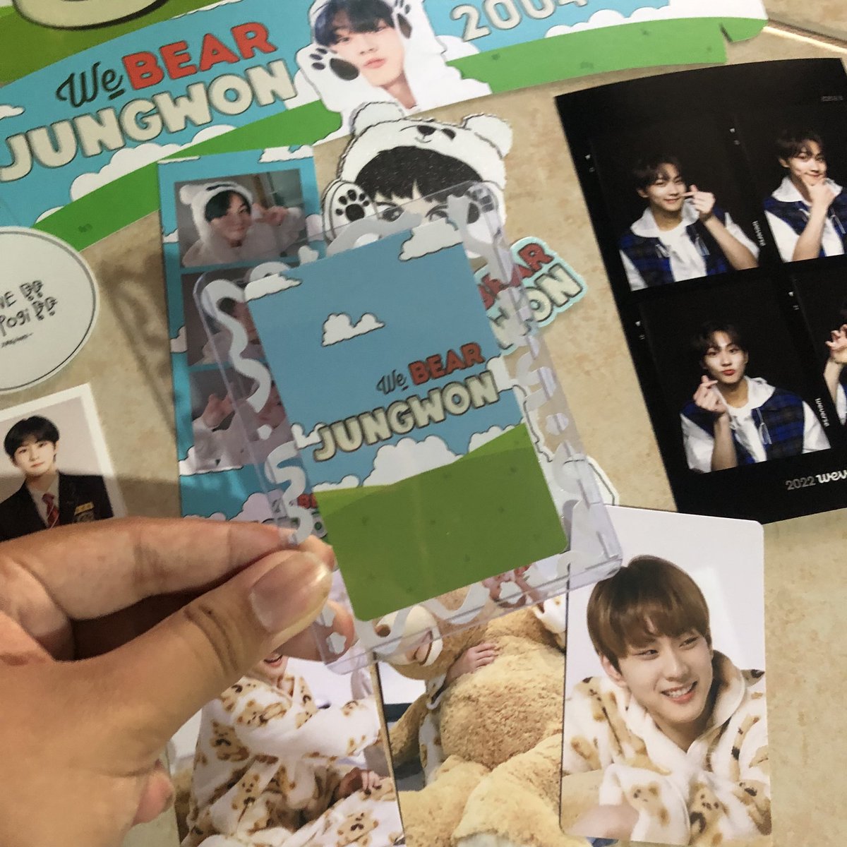pjscintillating's tweet photo. thank you @DBKcsEvents for the we bear jungwon kit namin ni @secretlhs 🫶 https://t.co/XQAFNAjEeD