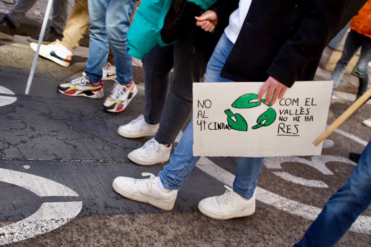 Aquest cap de setmana hem tornat a sortir al carrer per defensar la terra vallesana.

✊🏼 Fem front a la imposició socialista de macroprojectes obsolets que volen trinxar el Vallès.

♻️ Volem un Vallès viu i sostenible! Diem NO al #QuartCinturó‼️