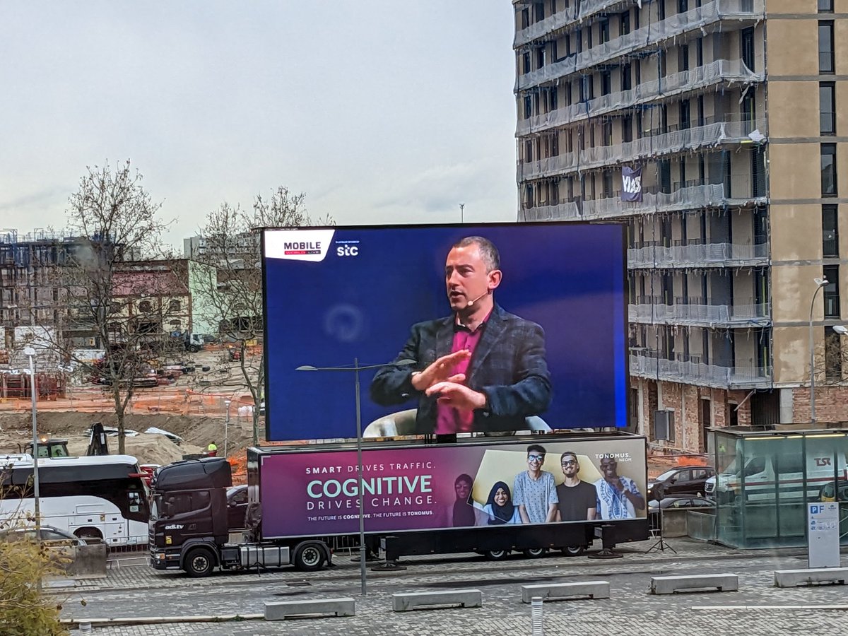 A Monday morning treat. Super size <a href="/paolopescatore/">Paolo Pescatore</a>