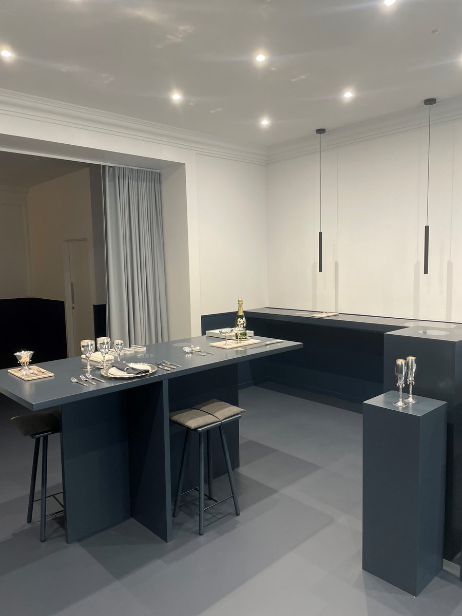 Clements08's tweet image. Full re-fit new bespoke cabinetry, led lighting down lights &amp;amp; spot lights, resin flooring for a jewellery store on Old Bond Street

#georgjensen #oldbondstreet  #mayfair #fitout #joinery #clementsfitout  #clements_shopfit_construction #retailfitout #shopfitting  #resinfloor