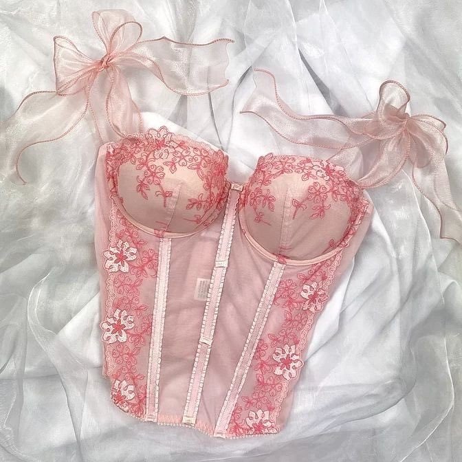 PopsiMary's tweet photo. pink corset https://t.co/4C3KuXUrHW