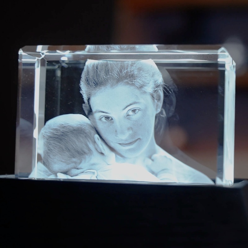 Masterpics_3D's tweet photo. The Perfect Mother's Day Gift 💜✨
Turn your favorite photos into a stunning 3D Crystal