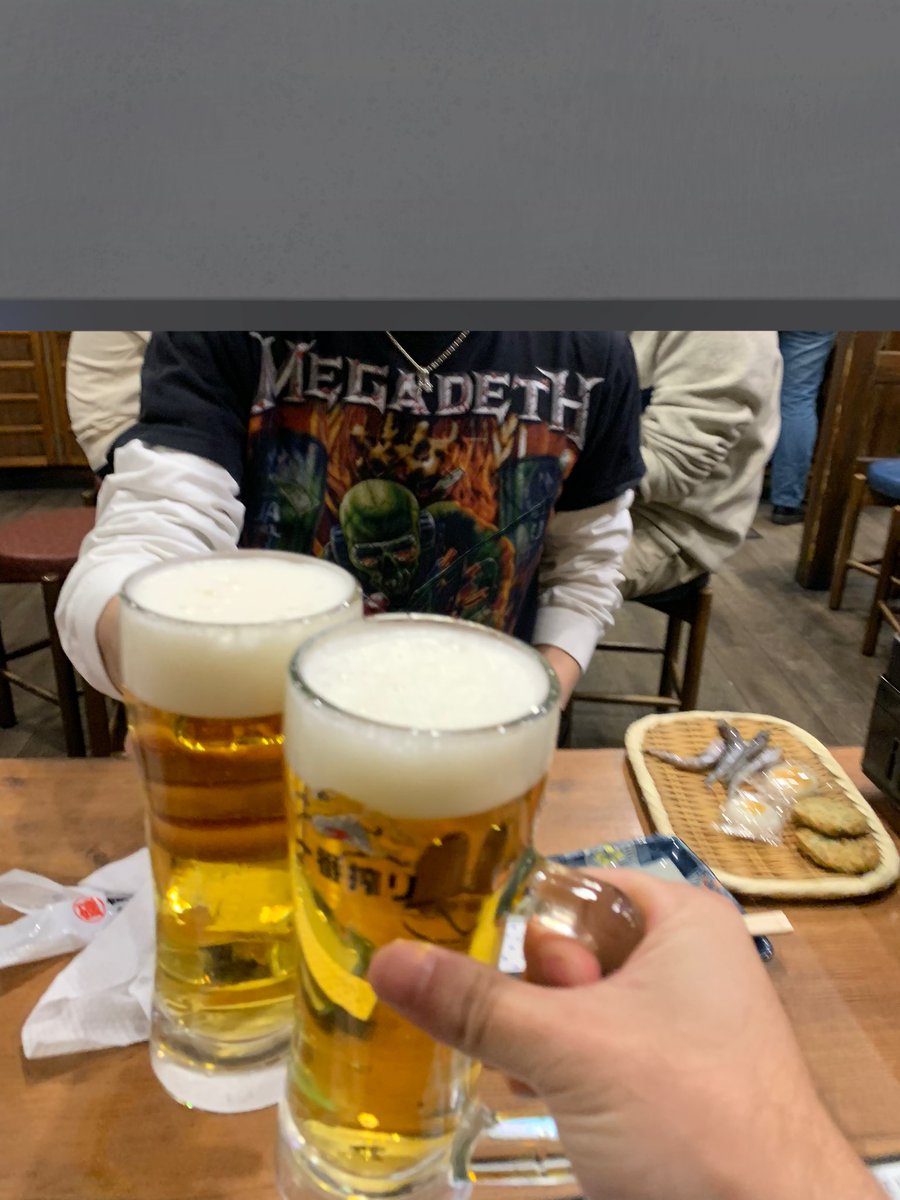 untrip_rintaro's tweet photo. MEGADETH前の乾杯 https://t.co/IG6sywpA4g