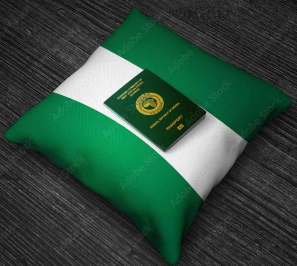 stariodz's tweet photo. A new Nigeria 🇳🇬 is possible.
God Abeg!
#NewNigeriaisPossible #election2023 #samueltobin https://t.co/cJyrsqkHcx