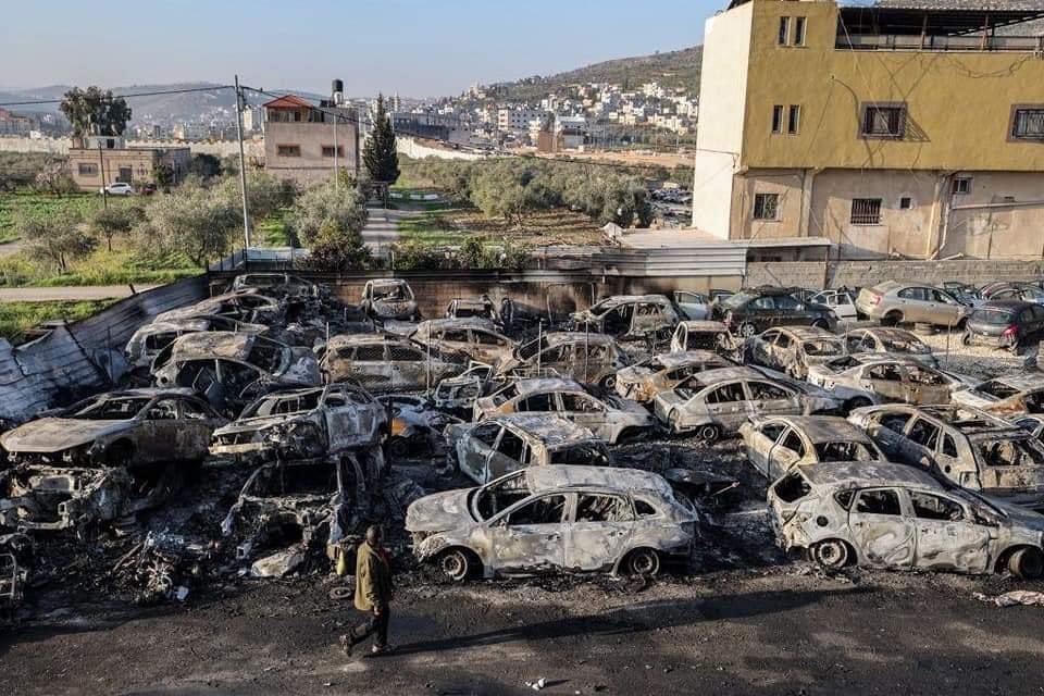 abierkhatib's tweet photo. Insane how Israelis are allowed to be extremists and terrorists and Palestinians have to accommodate, every time. 

Hawara - occupied  Nablus this morning

#Israel https://t.co/hophCD241h