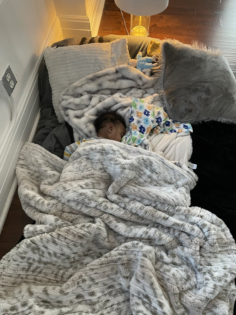 Sharnelguy's tweet photo. My sweet pea! https://t.co/DmKeQyPEAw